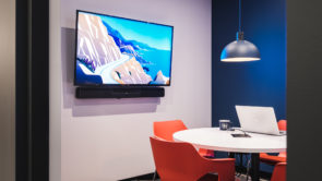 écran et salle de réunion XYZ Technologies